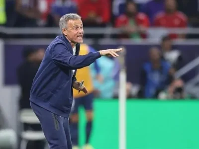 Luis Enrique gây sốc: Ủng hộ ‘thẻ cam’ loại cầu thủ 20 phút, đề xuất giảm người trên sân