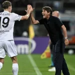 Conte 'ném đá' Amorim: HLV trẻ kiêu ngạo bỏ rơi Hojlund, Napoli sắp mua đứt siêu sao MU 1