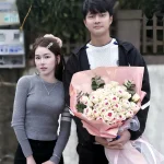 Cao Văn Bình về quê, cô em họ xinh đẹp 'gây bão' MXH với loạt ảnh thân mật 1