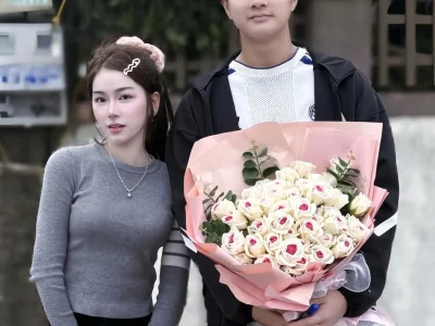 Cao Văn Bình về quê, cô em họ xinh đẹp ‘gây bão’ MXH với loạt ảnh thân mật