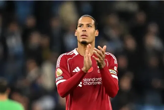 Van Dijk bất ngờ khi bị đồn tổ chức họp riêng cầu thủ Liverpool 1 Van Dijk bất ngờ khi bị đồn tổ chức họp riêng cầu thủ Liverpool 1