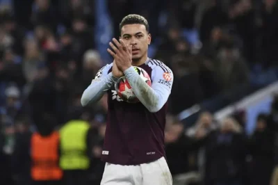 MU Sẵn Sàng Gây Sốc: Chi 80 Triệu Bảng Cho Ngôi Sao Aston Villa, Arsenal Thanh Lý 5 Trụ Cột 1