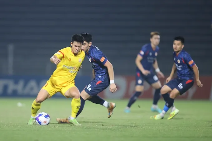 Thanh Nhàn vá các đồng đội đã nỗ lực để tìm điểm cho PVF-CAND. Ảnh: Minh Tuấn