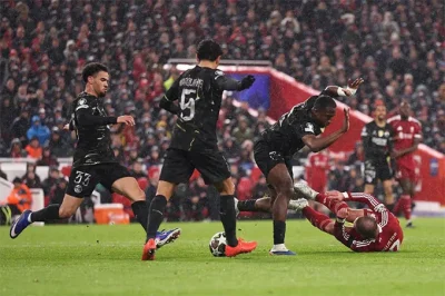 VAR Gây Bão: Quyết Định 'Cướp' Phạt Đền Của Liverpool Khiến Cả Thế Giới Bức Xúc 1